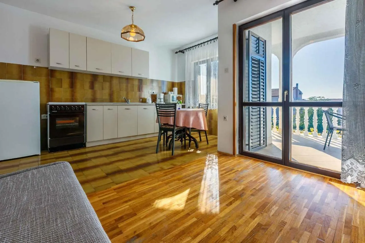 Apartments In Crikvenica 5165