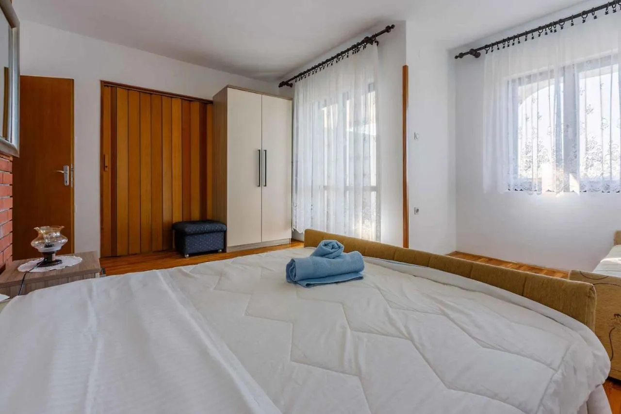 Apartments In Crikvenica 5165 Croatia