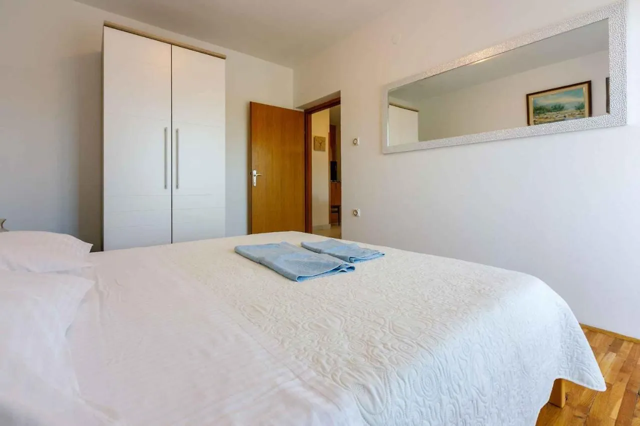 Apartments In Crikvenica 5165
