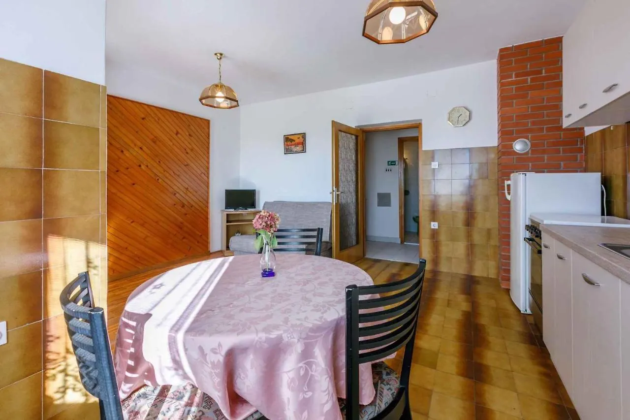 Apartments In Crikvenica 5165 Croatia