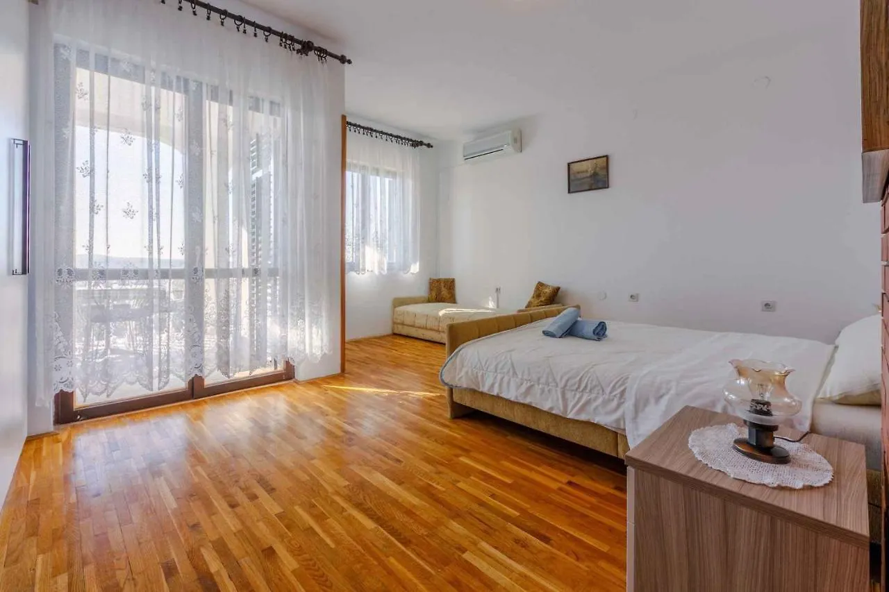 Apartments In Crikvenica 5165