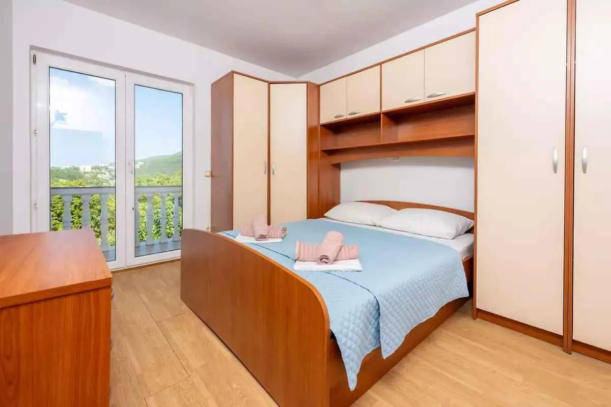 Apartments In Crikvenica 5165