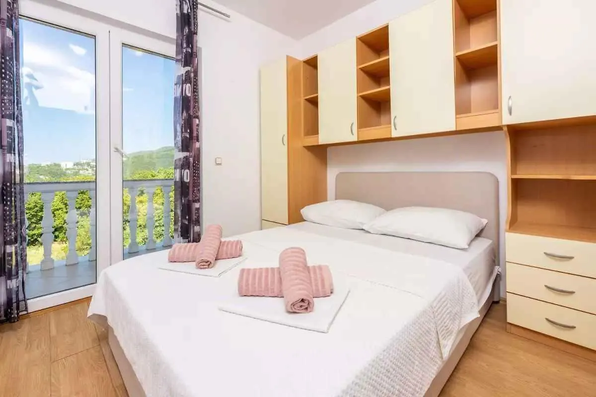 Apartments In Crikvenica 5165