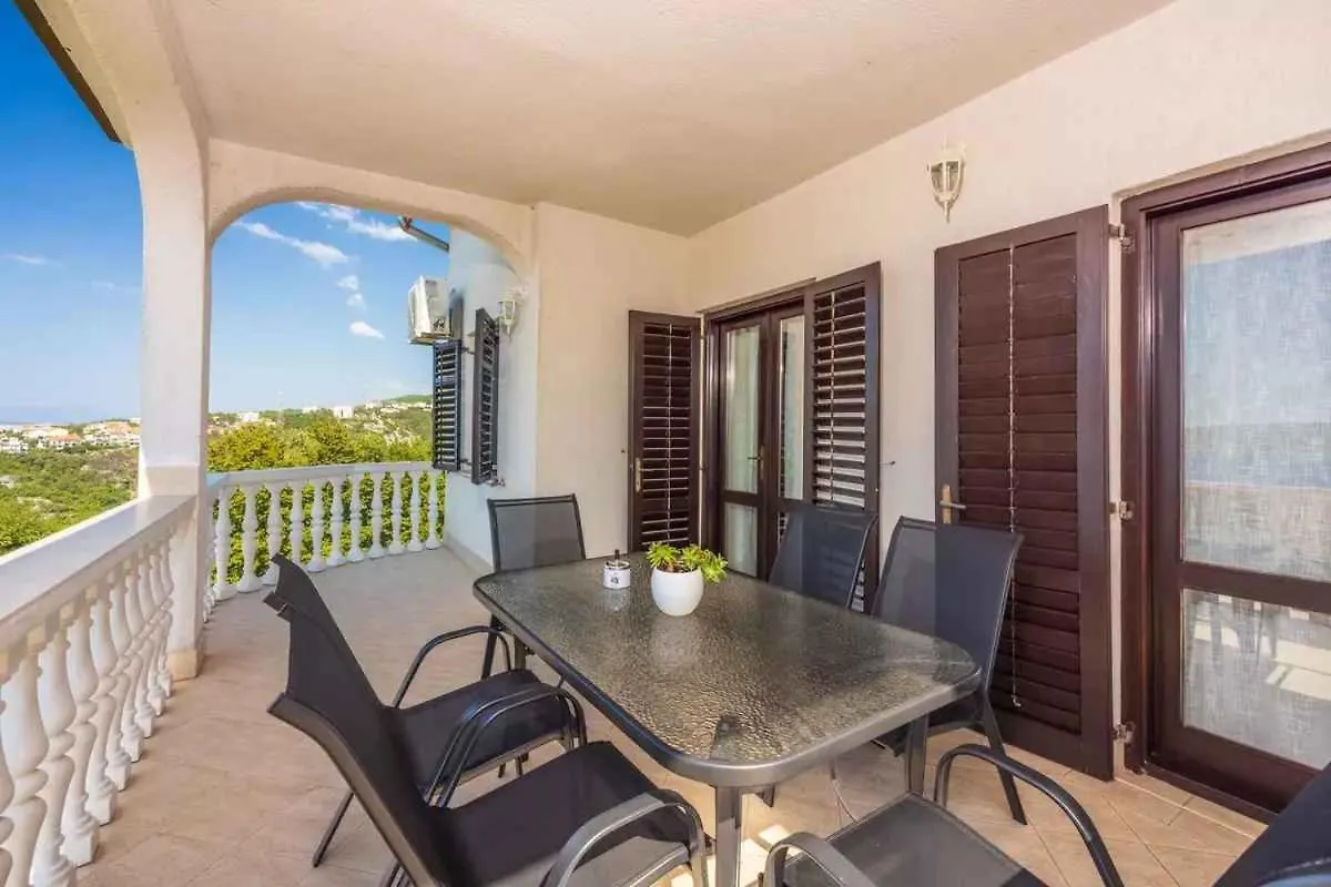 Apartments In Crikvenica 5165