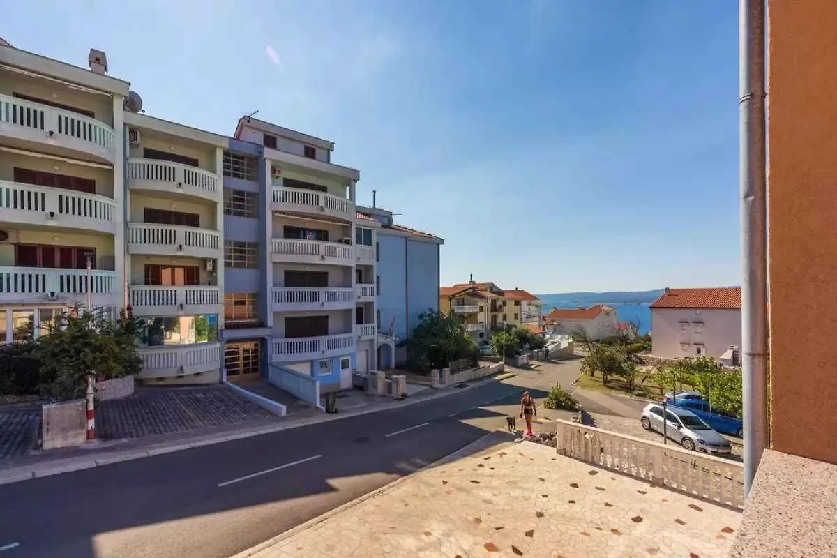 Apartments In Crikvenica 5165 0*,